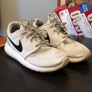 White/Gray Nike Roshe Run 1 (Women’s US Size 7.5)